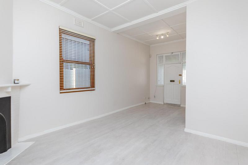 2 Bedroom Property for Sale in Claremont Western Cape